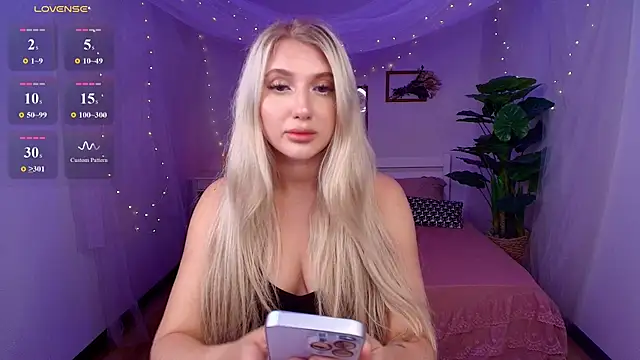 Evacadooo online show from July 2026 02:58:01 AM