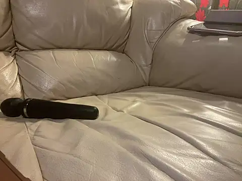 Snapshot of iveedie017 chatting on December 2024 10:44:02 PM iveedie017 online show from December 2024 10:44:02 PM