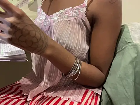 Snapshot of iveedie017 chatting on November 2025 11:53:02 PM iveedie017 online show from November 2025 11:53:02 PM