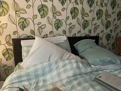 Snapshot of iveedie017 chatting on December 2024 02:39:02 PM iveedie017 online show from December 2024 02:39:02 PM