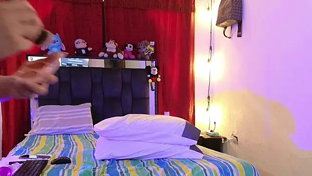 Snapshot of chloe_vasquez710 chatting on March 2025 07:32:02 PM chloe vasquez710 online show from March 2025 07:32:02 PM