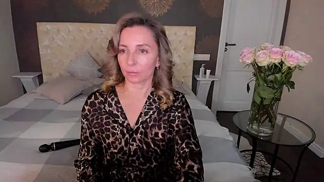 Snapshot of AllisonWilliams chatting on October 2025 04:41:02 PM AllisonWilliams online show from October 2025 04:41:02 PM