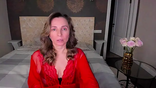 Snapshot of AllisonWilliams chatting on December 2024 06:06:01 PM AllisonWilliams online show from December 2024 06:06:01 PM
