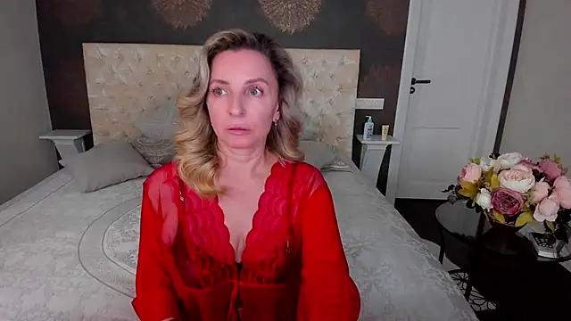 Snapshot of AllisonWilliams chatting on September 2025 04:38:01 PM AllisonWilliams online show from September 2025 04:38:01 PM