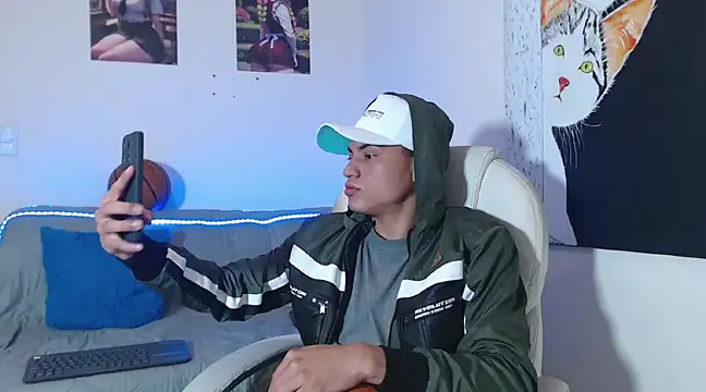 Andres thompson22 online show from January 2025 01:29:01 AM