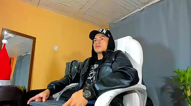 Andres thompson22 online show from December 2024 04:01:02 AM