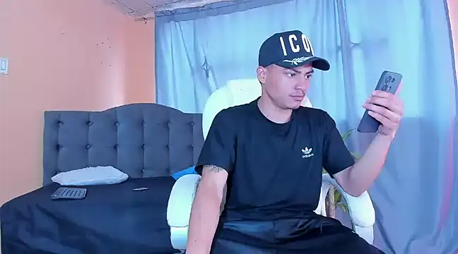 Andres thompson22 online show from January 2025 01:41:02 PM