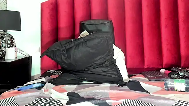 Violeta Roa online show from March 2025 10:18:02 AM
