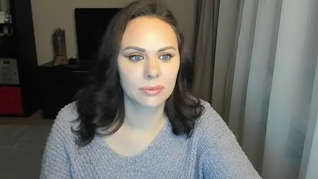 MollyCheiz online show from November 2025 06:11:01 PM