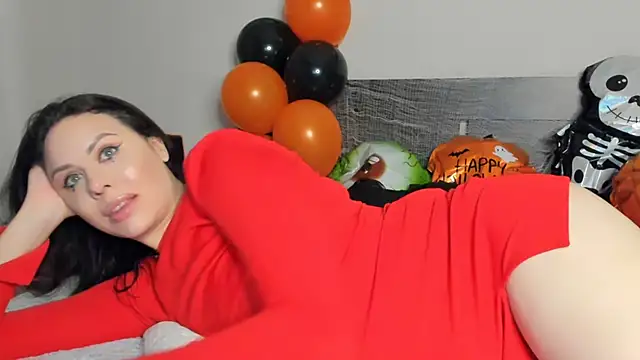 MollyCheiz online show from October 2025 04:36:01 PM