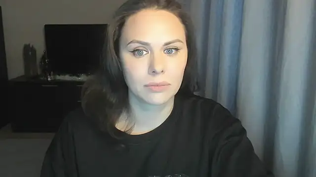 MollyCheiz online show from January 2026 01:15:01 PM