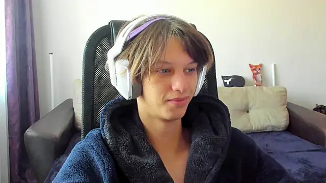 Ostin meow online show from October 2025 06:25:02 AM