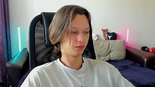 Snapshot of Ostin_meow chatting on May 2026 06:06:02 AM Ostin meow online show from May 2026 06:06:02 AM