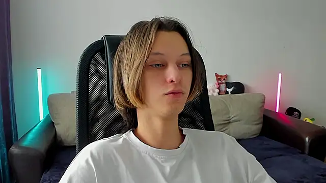 Ostin meow online show from March 2026 09:31:01 AM