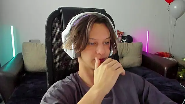 Ostin meow online show from January 2026 07:12:01 AM