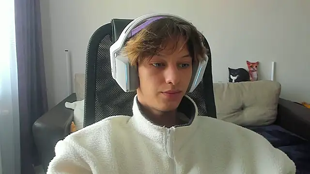 Snapshot of Ostin_meow chatting on September 2025 08:02:01 AM Ostin meow online show from September 2025 08:02:01 AM