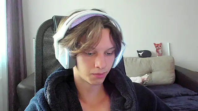 Ostin meow online show from October 2025 10:47:01 AM