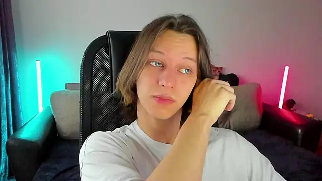 Ostin meow online show from April 2026 12:31:02 PM