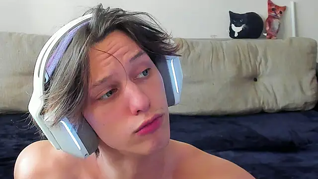 Ostin meow online show from October 2025 10:13:01 AM