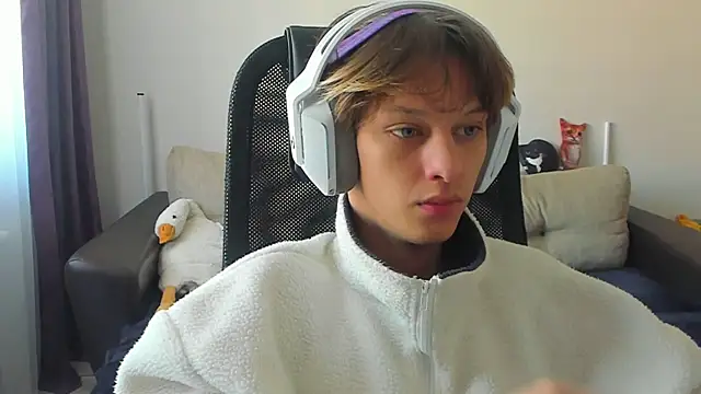 Snapshot of Ostin_meow chatting on September 2025 02:33:01 AM Ostin meow online show from September 2025 02:33:01 AM