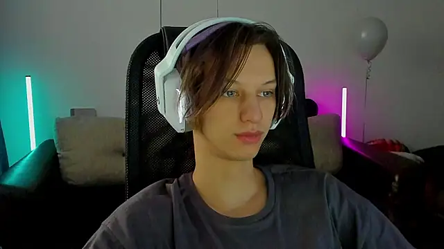 Ostin meow online show from January 2026 10:19:01 AM