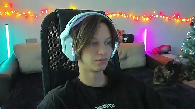 Ostin meow online show from December 2025 06:41:02 AM