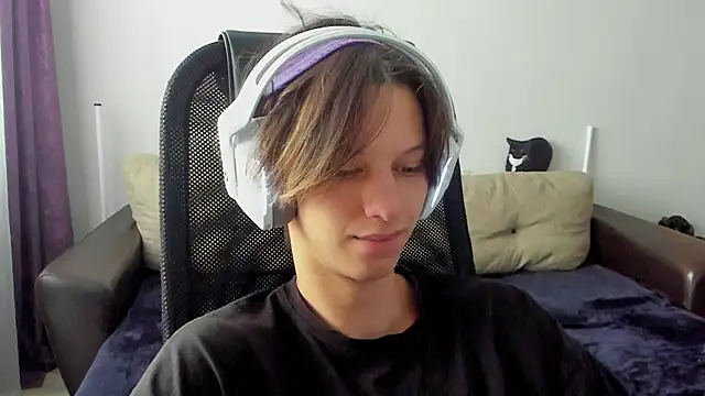 Ostin meow online show from November 2025 07:23:01 AM