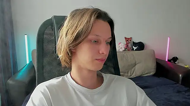 Ostin meow online show from April 2026 10:43:01 AM