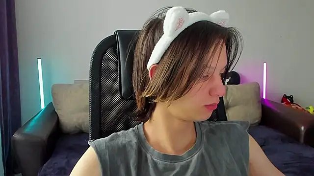 Ostin meow online show from March 2026 10:21:02 AM