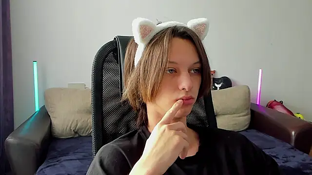 Ostin meow online show from March 2026 08:42:02 AM