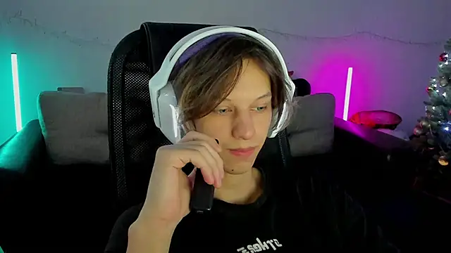 Ostin meow online show from December 2025 09:34:02 AM