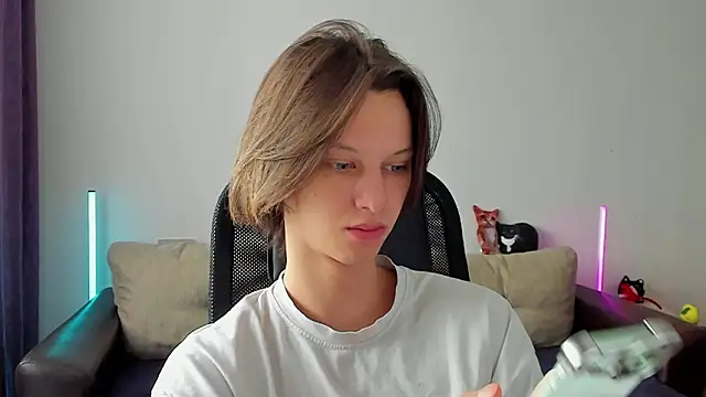 Ostin meow online show from March 2026 07:24:01 AM