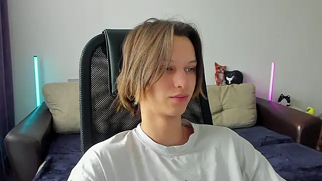 Ostin meow online show from March 2026 06:19:01 AM