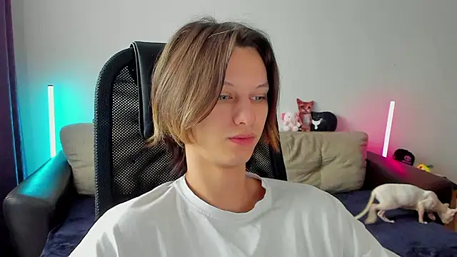 Ostin meow online show from March 2026 04:11:01 AM