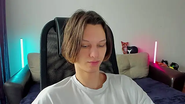 Ostin meow online show from March 2026 06:47:01 AM