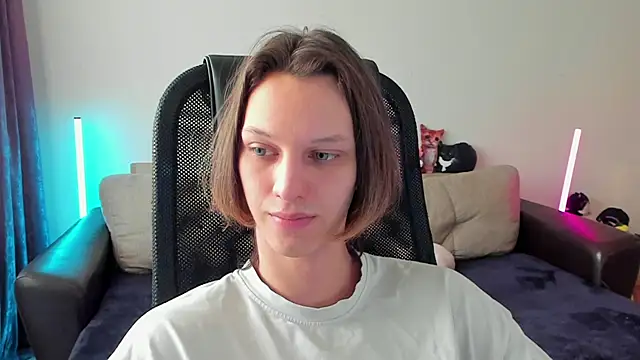 Ostin meow online show from April 2026 12:43:01 PM