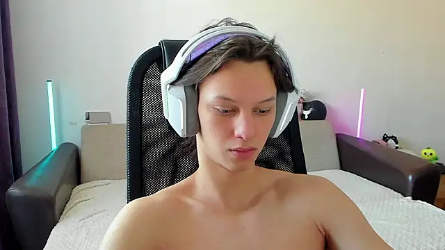 Ostin meow online show from February 2026 04:42:01 AM