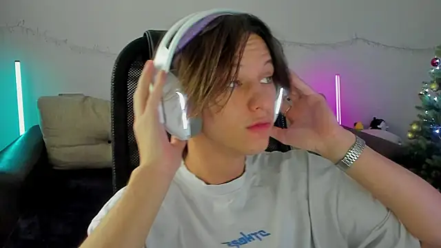 Ostin meow online show from December 2025 05:29:02 AM