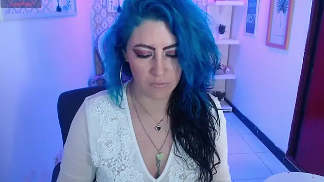 Snapshot of scarleth_blue chatting on March 2025 03:05:02 AM scarleth blue online show from March 2025 03:05:02 AM