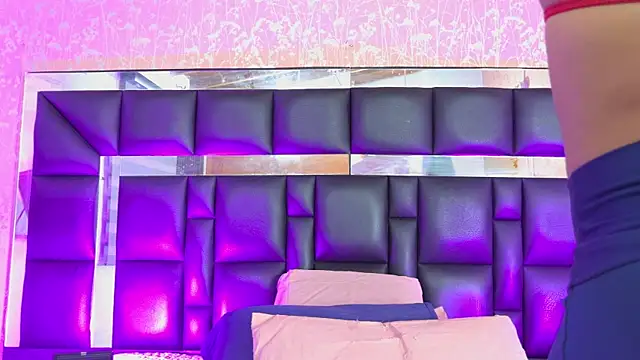 Snapshot of canela_oss chatting on October 2025 12:05:02 PM canela oss online show from October 2025 12:05:02 PM