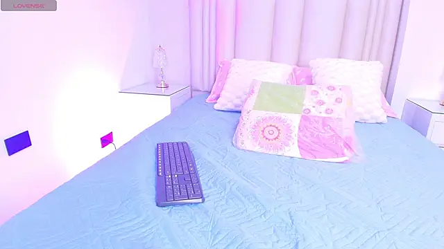 Snapshot of canela_oss chatting on November 2025 11:57:01 AM canela oss online show from November 2025 11:57:01 AM