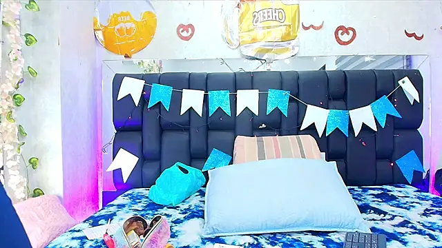 Snapshot of canela_oss chatting on September 2025 12:00:02 PM canela oss online show from September 2025 12:00:02 PM