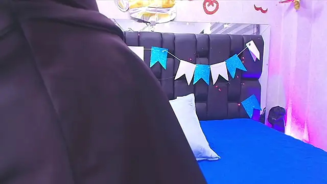 Snapshot of canela_oss chatting on September 2025 12:00:02 PM canela oss online show from September 2025 12:00:02 PM