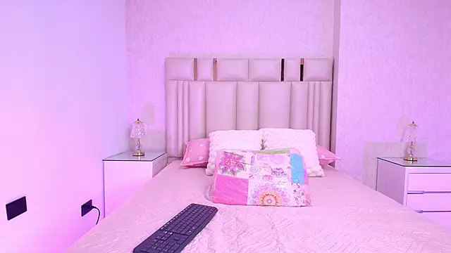 Snapshot of canela_oss chatting on November 2025 11:59:02 AM canela oss online show from November 2025 11:59:02 AM