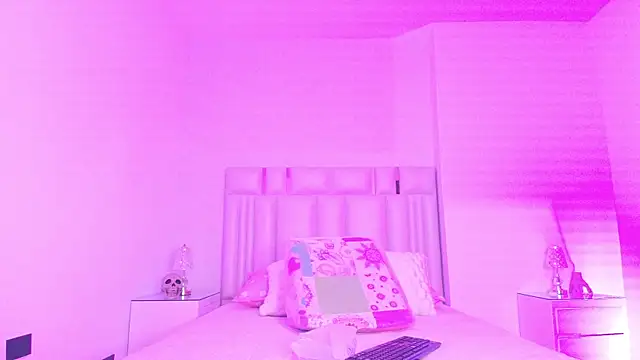 Snapshot of canela_oss chatting on October 2025 12:02:01 PM canela oss online show from October 2025 12:02:01 PM