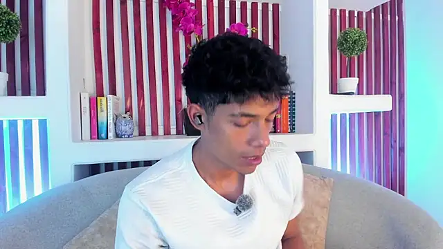 Snapshot of wagz chatting on June 2026 09:37:02 PM wagz online show from June 2026 09:37:02 PM