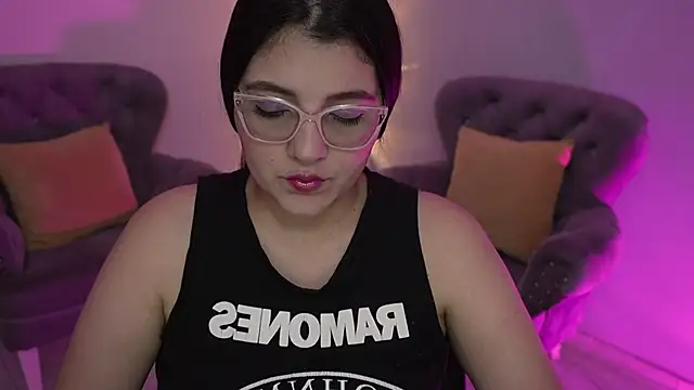 Camilaa bueno online show from November 2025 09:37:02 PM