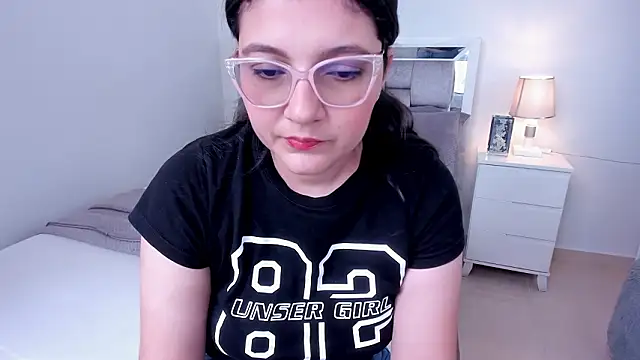 Camilaa bueno online show from March 2026 03:34:01 PM