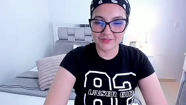 Camilaa bueno online show from April 2026 01:42:02 AM