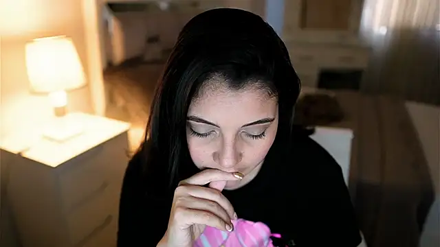 Camilaa bueno online show from October 2025 08:31:02 PM